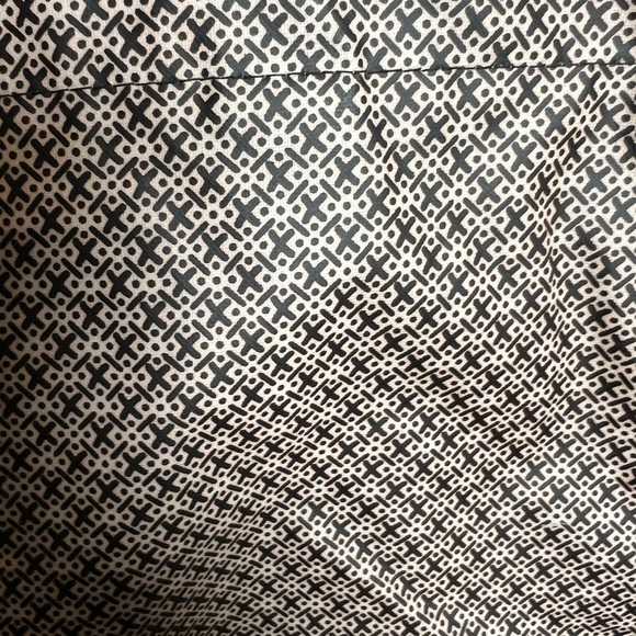 Elegant Black Tan and White Geometric Tote Bag - Picture 3 of 6